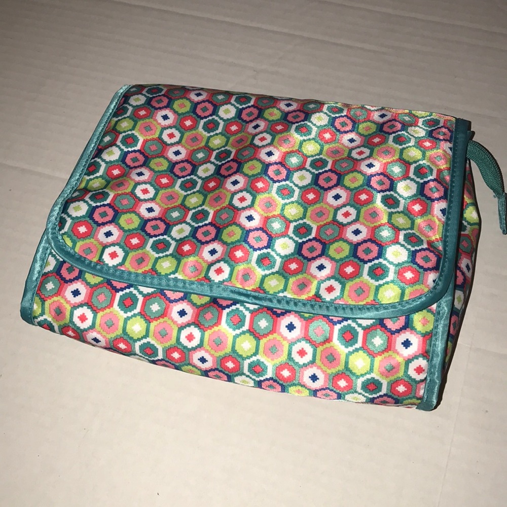 Cosmetic case by Contents